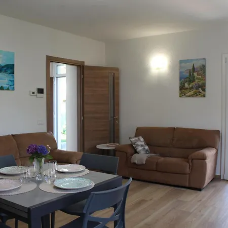Casa K2 - Maggiore Holiday home Castelveccana