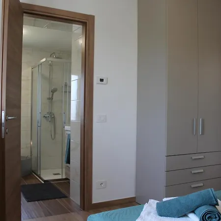 Casa K2 - Maggiore Holiday home Castelveccana